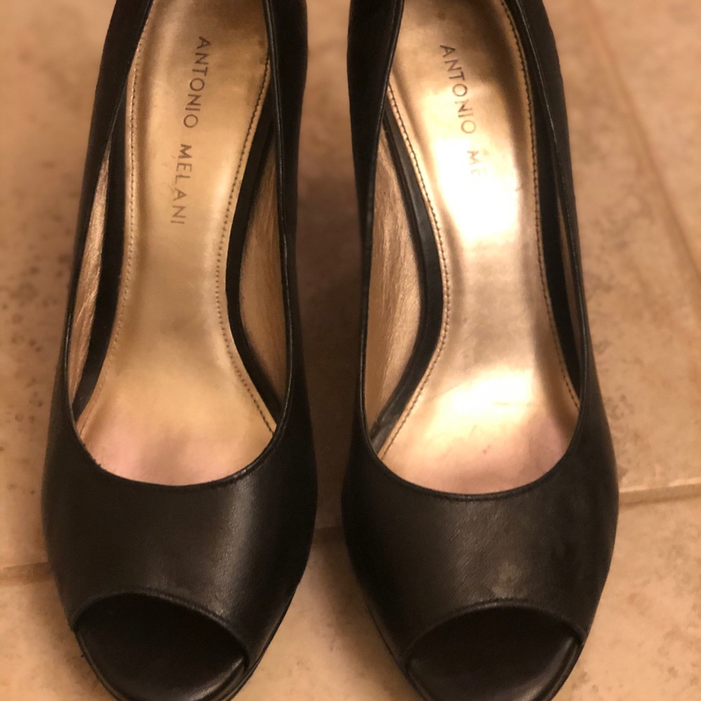 Antonio melnai black heels